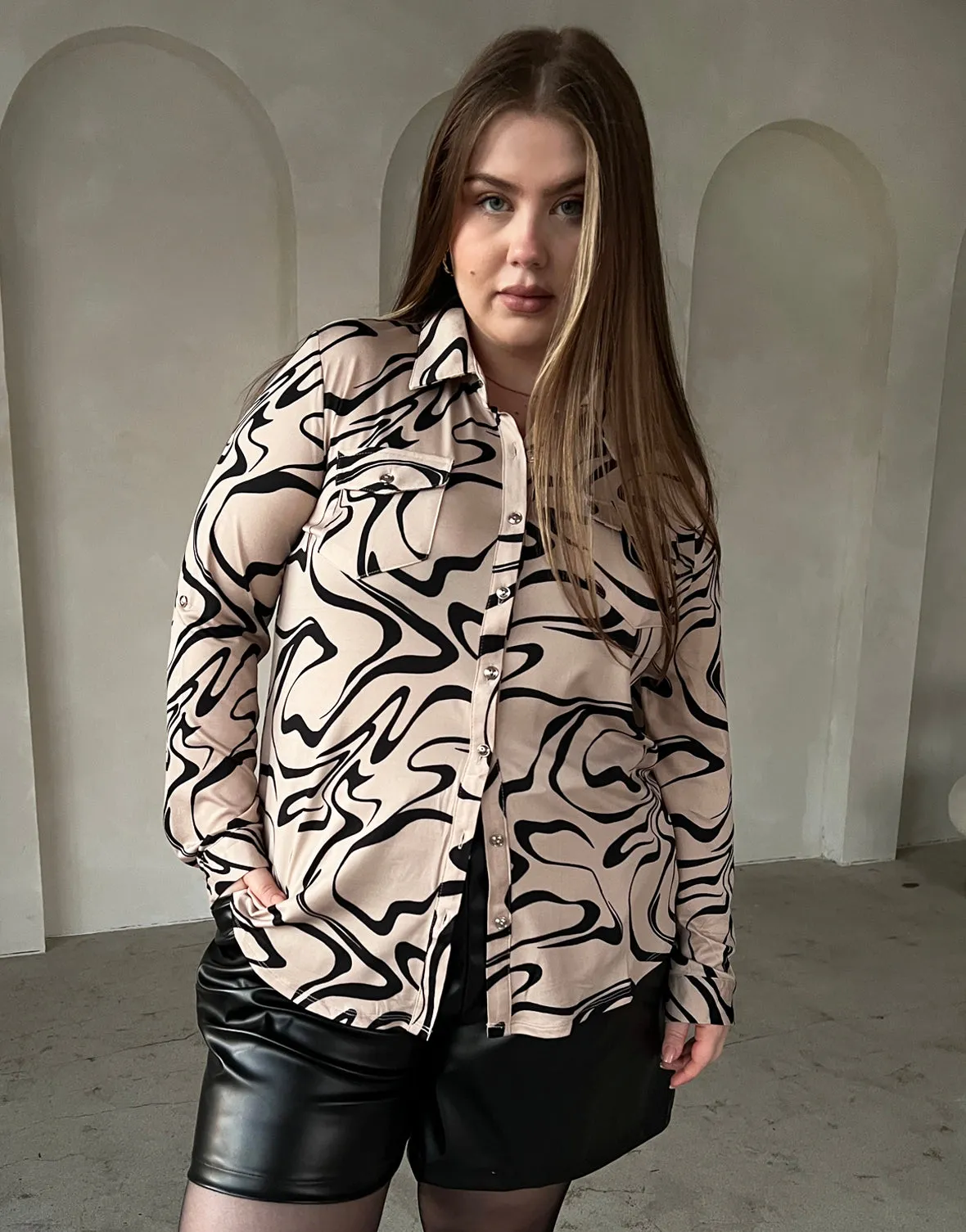 Plus Size Wavy Print Button Up Shirt