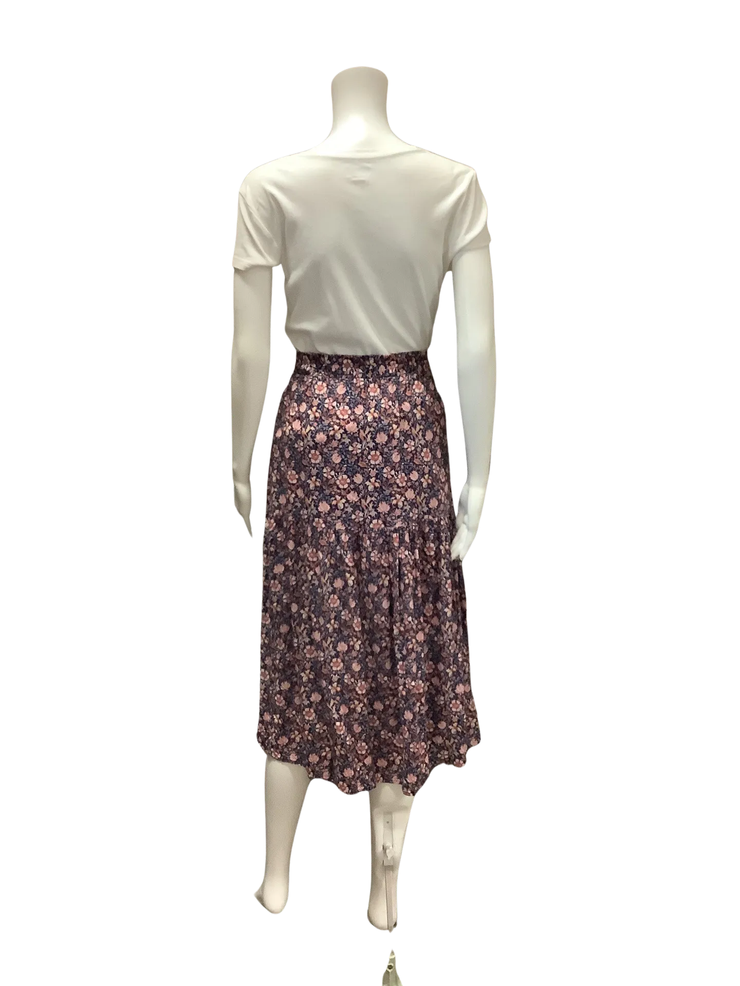 Self Contrast Women's Skirt Floral Print Size: L