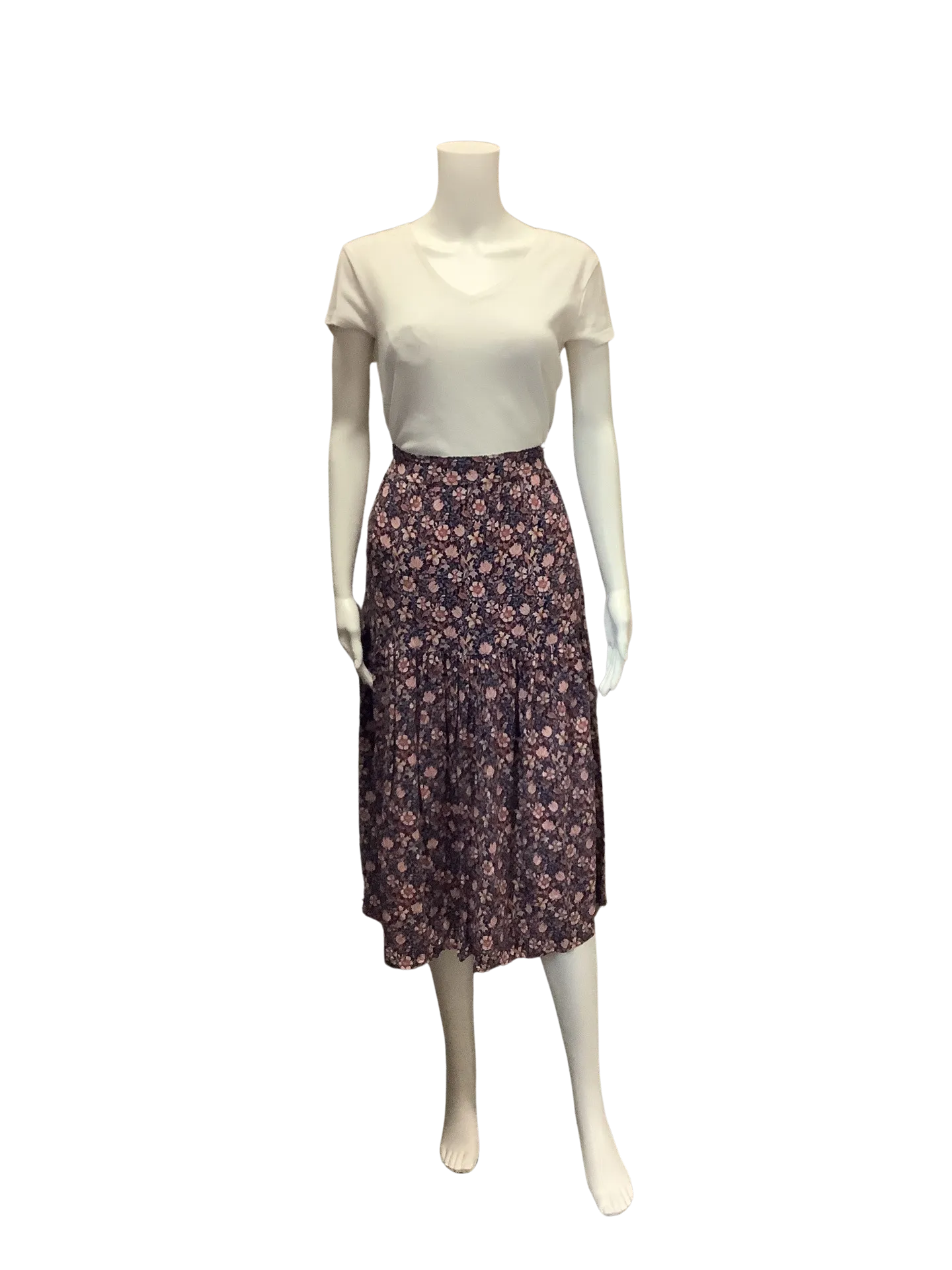 Self Contrast Women's Skirt Floral Print Size: L