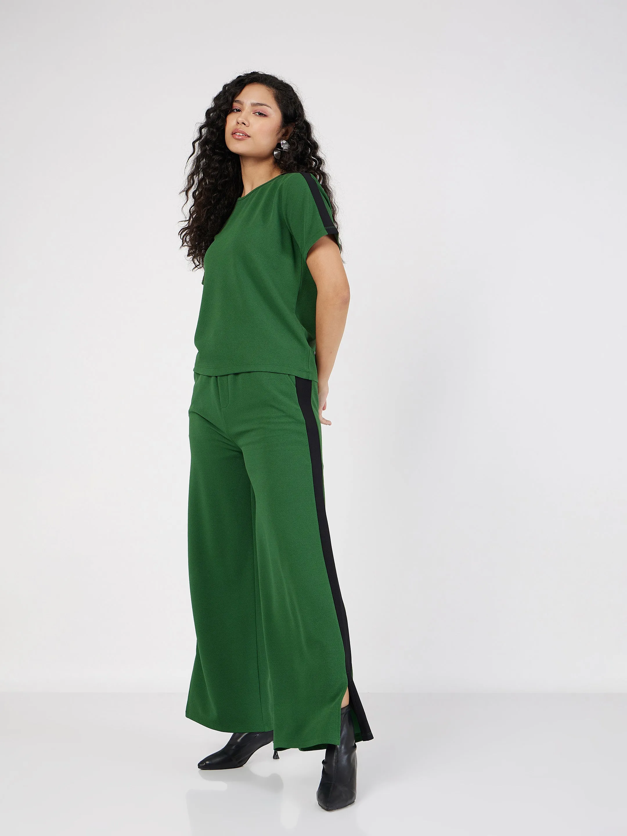 Women Green Contrast Tape T-shirt With Track Pants